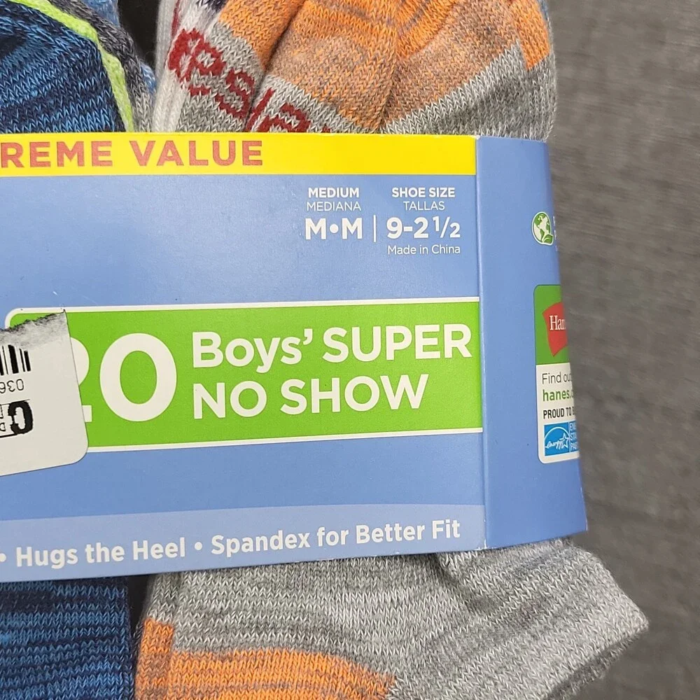 Hanes Boys' 17 Pairs Super No Show Socks Value Pack Size Medium 9-2.5
